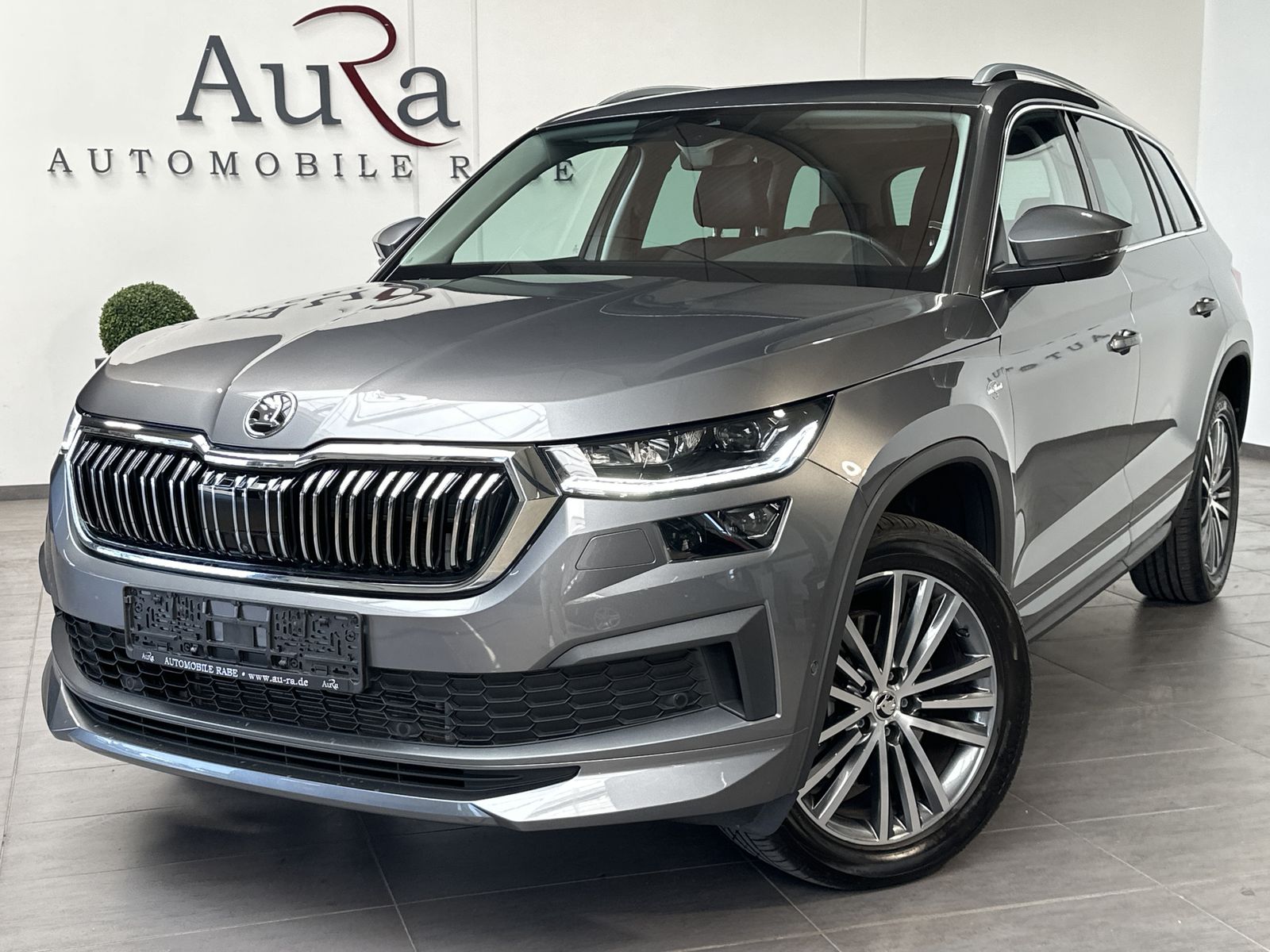 Fahrzeugabbildung SKODA Kodiaq 4x4 L&K NAV+MATRIX+360+PANO+AHK+STANDHEIZ