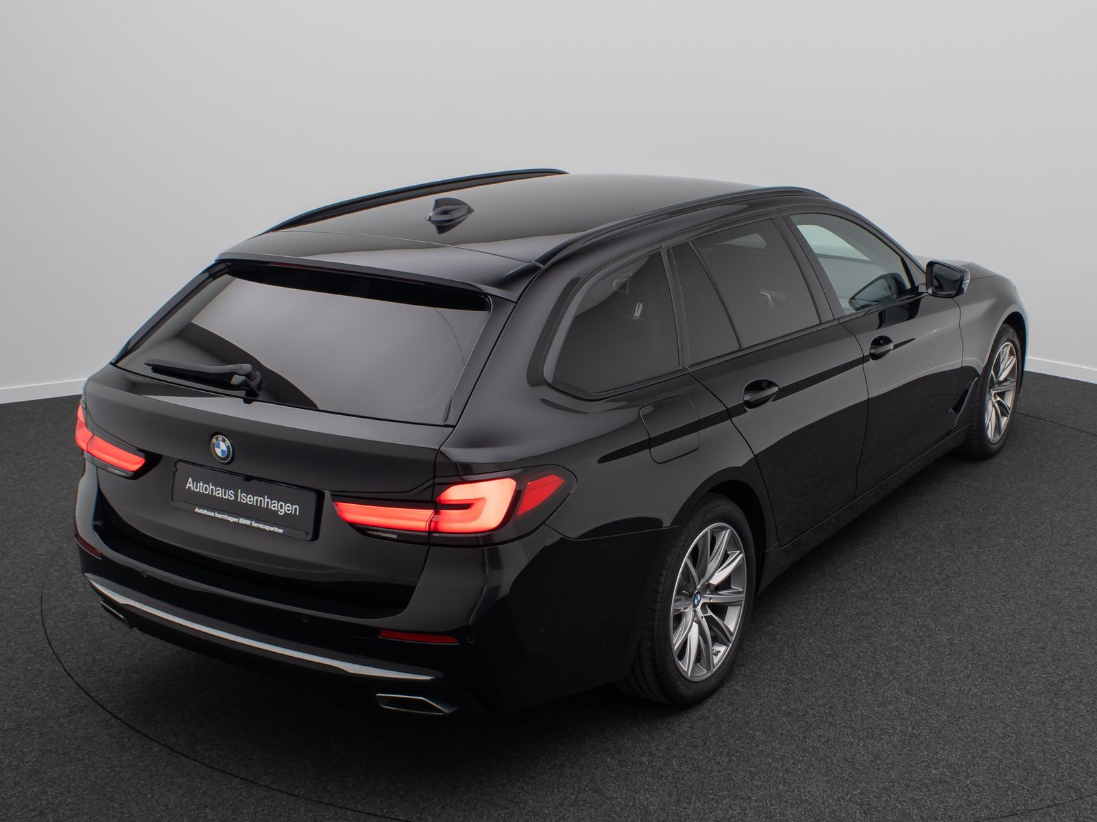 Fahrzeugabbildung BMW 530i xD Luxury Line DAB Kamera HiFi Sportstz 18"