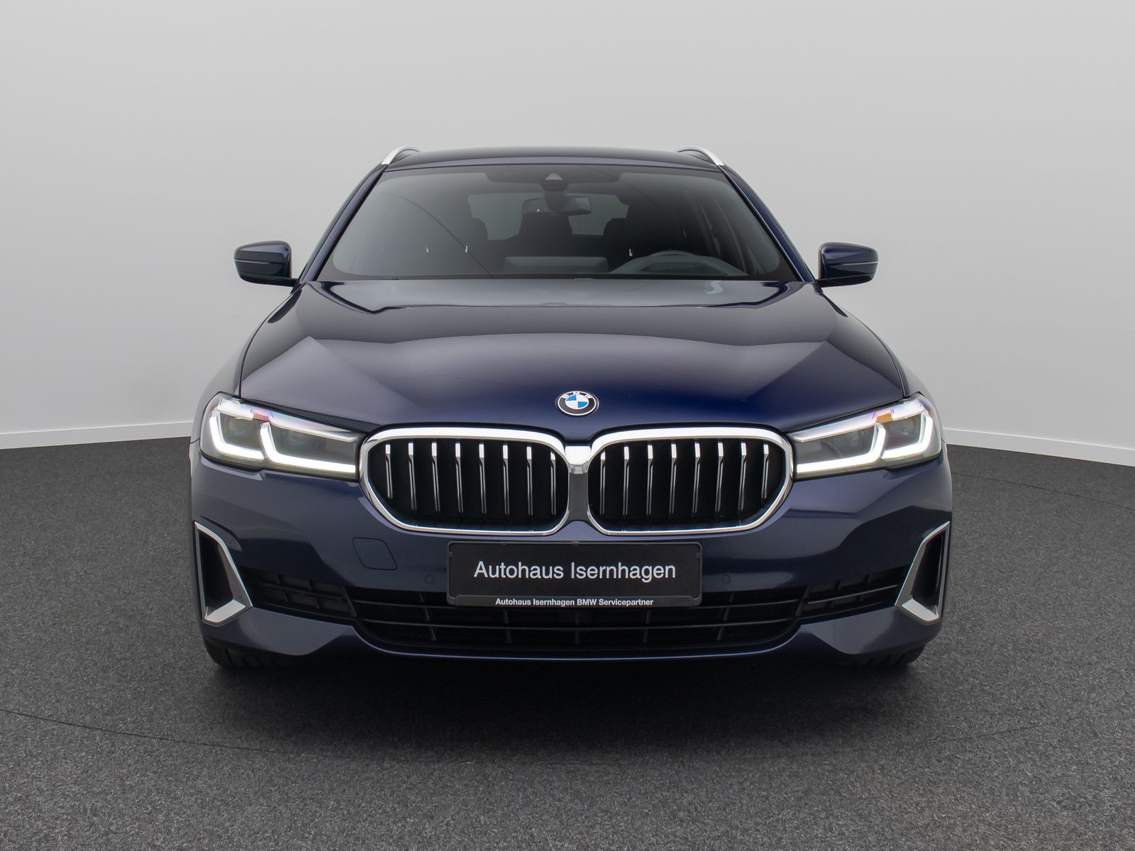 Fahrzeugabbildung BMW 530d Luxury Line DAB Kamera HUD Leder H/K 19Zoll
