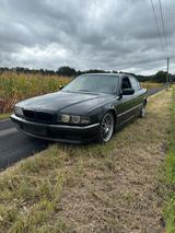 BMW E38 735i V8 - BMW 735: E38 735i