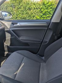 Volkswagen Golf - 11