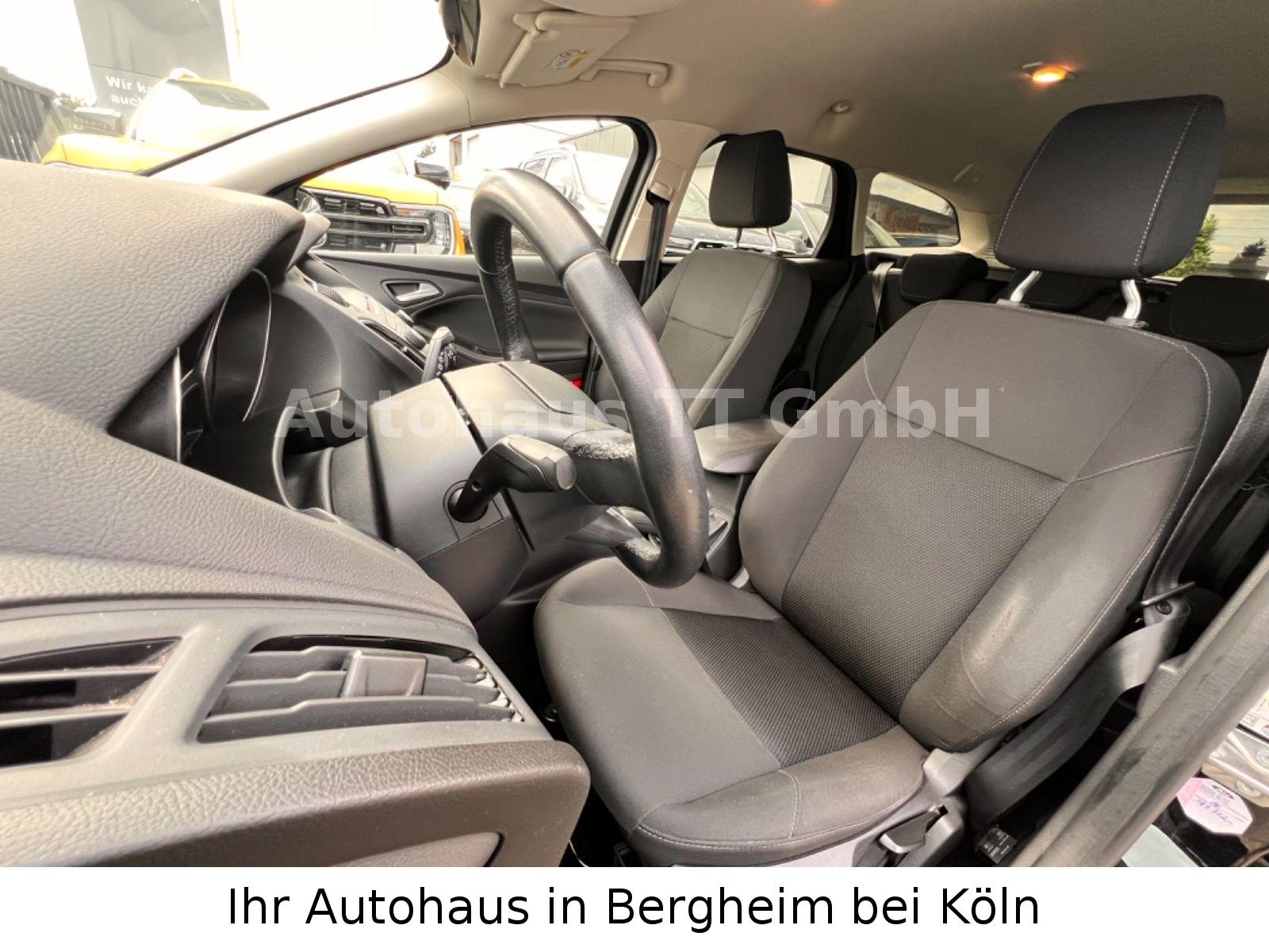 Ford Focus 2015 — photo 14