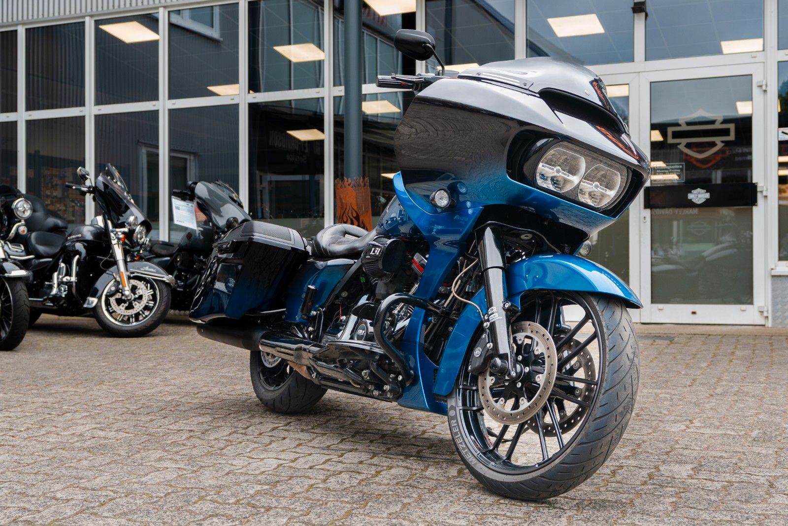 Fahrzeugabbildung Harley-Davidson CVO ROAD GLIDE 117 FLTRXSE 131 CUI SE Öhlins
