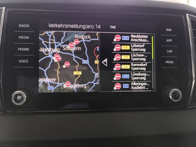 Fahrzeugabbildung SKODA Karoq 1.6 TDI SCR DSG Style LED NAVI KESSY SMART