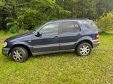 Mercedes-Benz ML 320 - 2001 - Mercedes-Benz ML 320 aus 2001