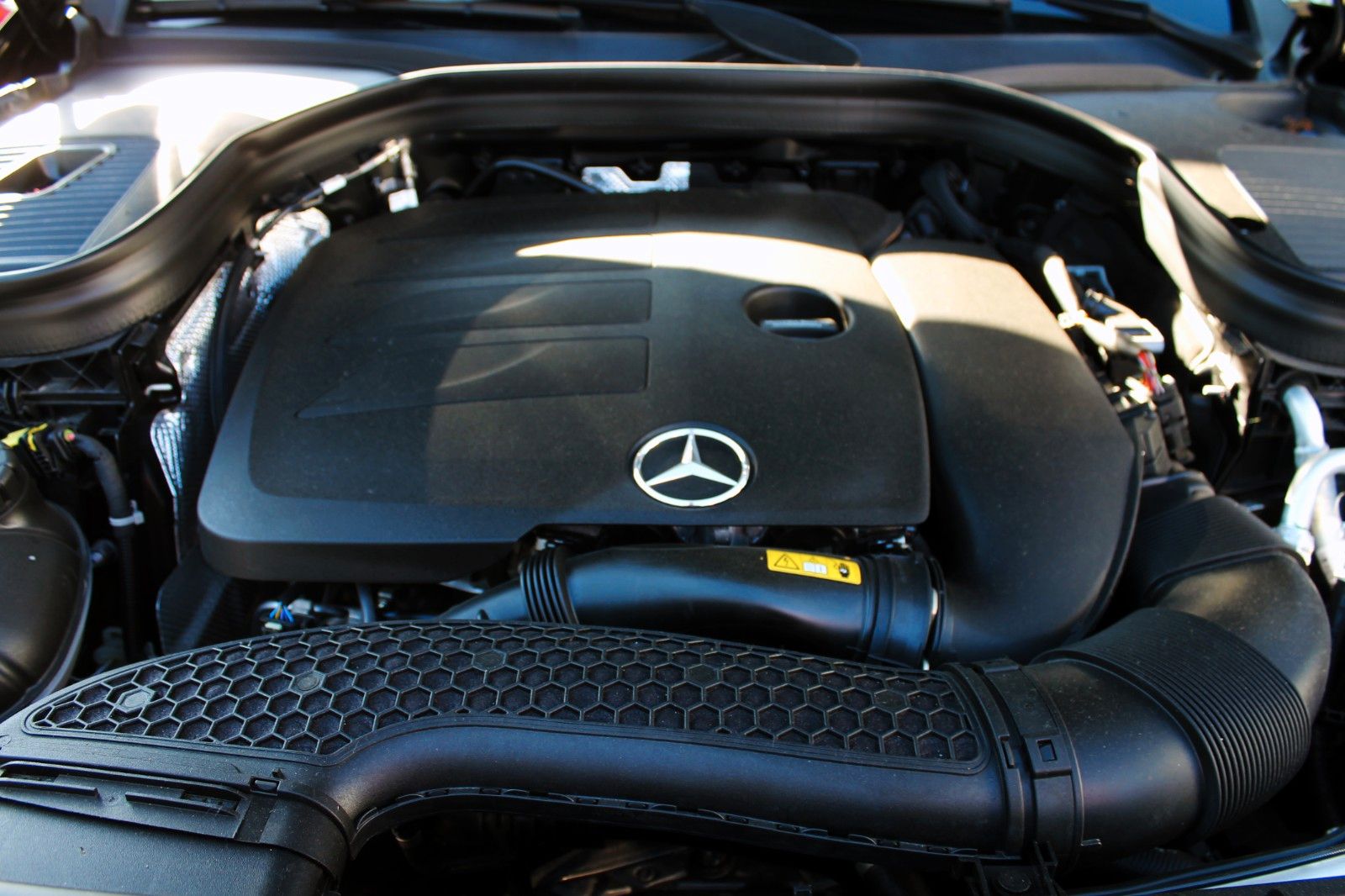 Fahrzeugabbildung Mercedes-Benz GLC 200 EQ AMG MBUX Navi Leder Kam BT LED MHD