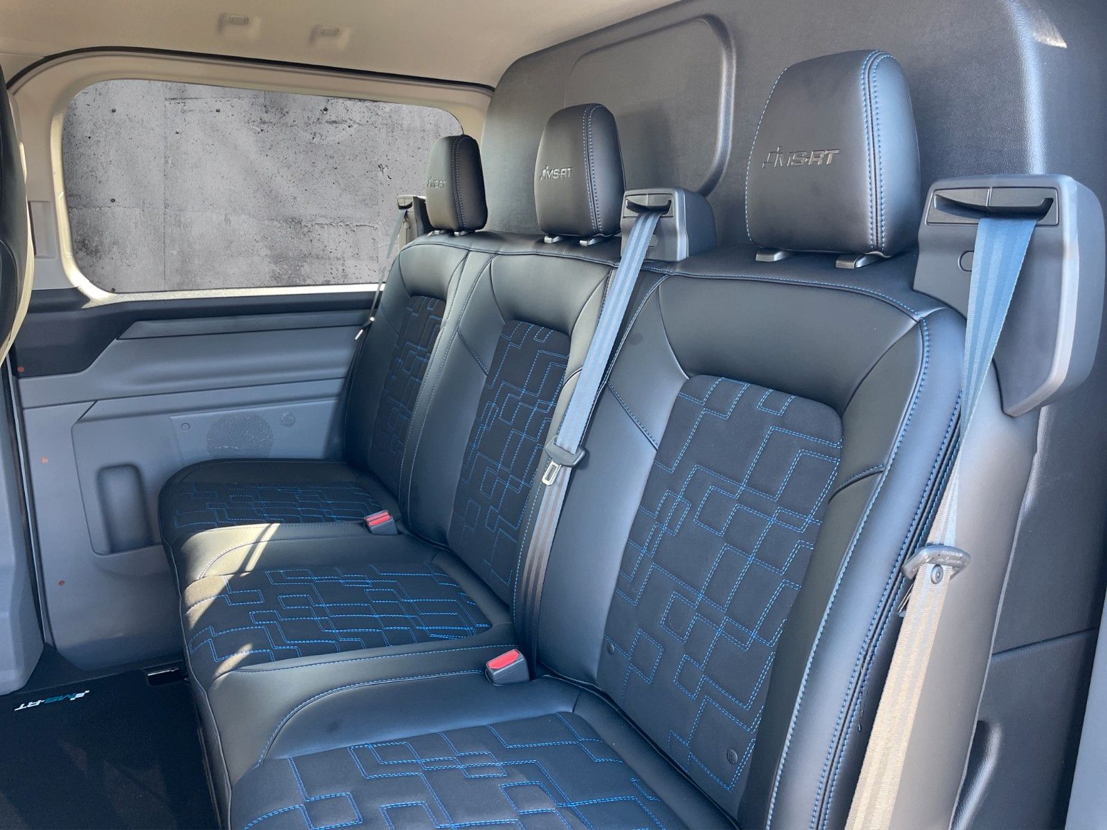 Fahrzeugabbildung Ford Transit Custom 320 L1 MS-RT DoKa