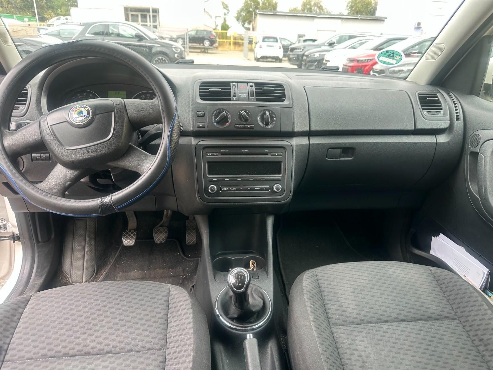 Skoda Roomster 2011 — photo 8