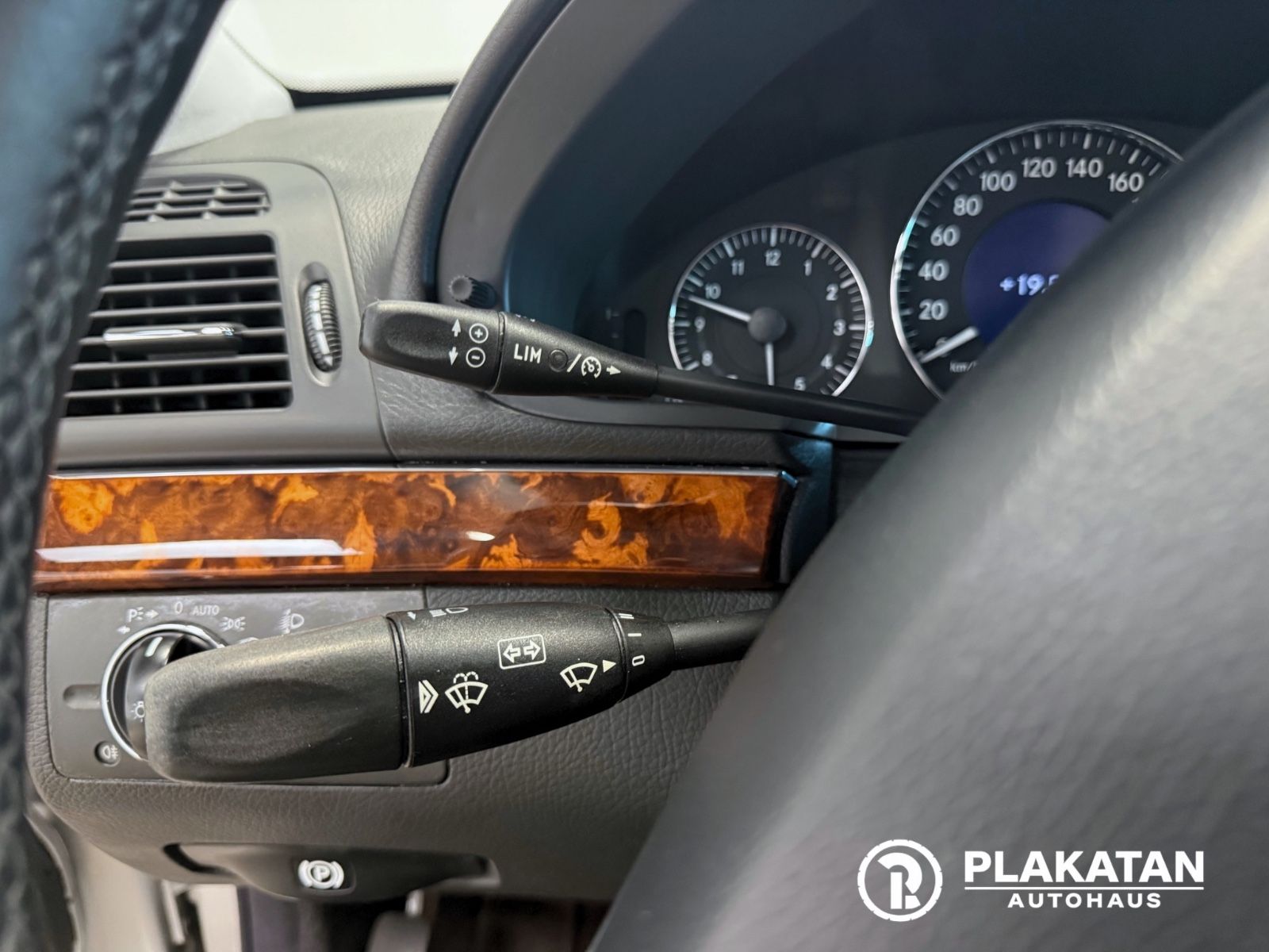 Fahrzeugabbildung Mercedes-Benz E 240 ELEGANCE, TÜV Neu, 2 Hand