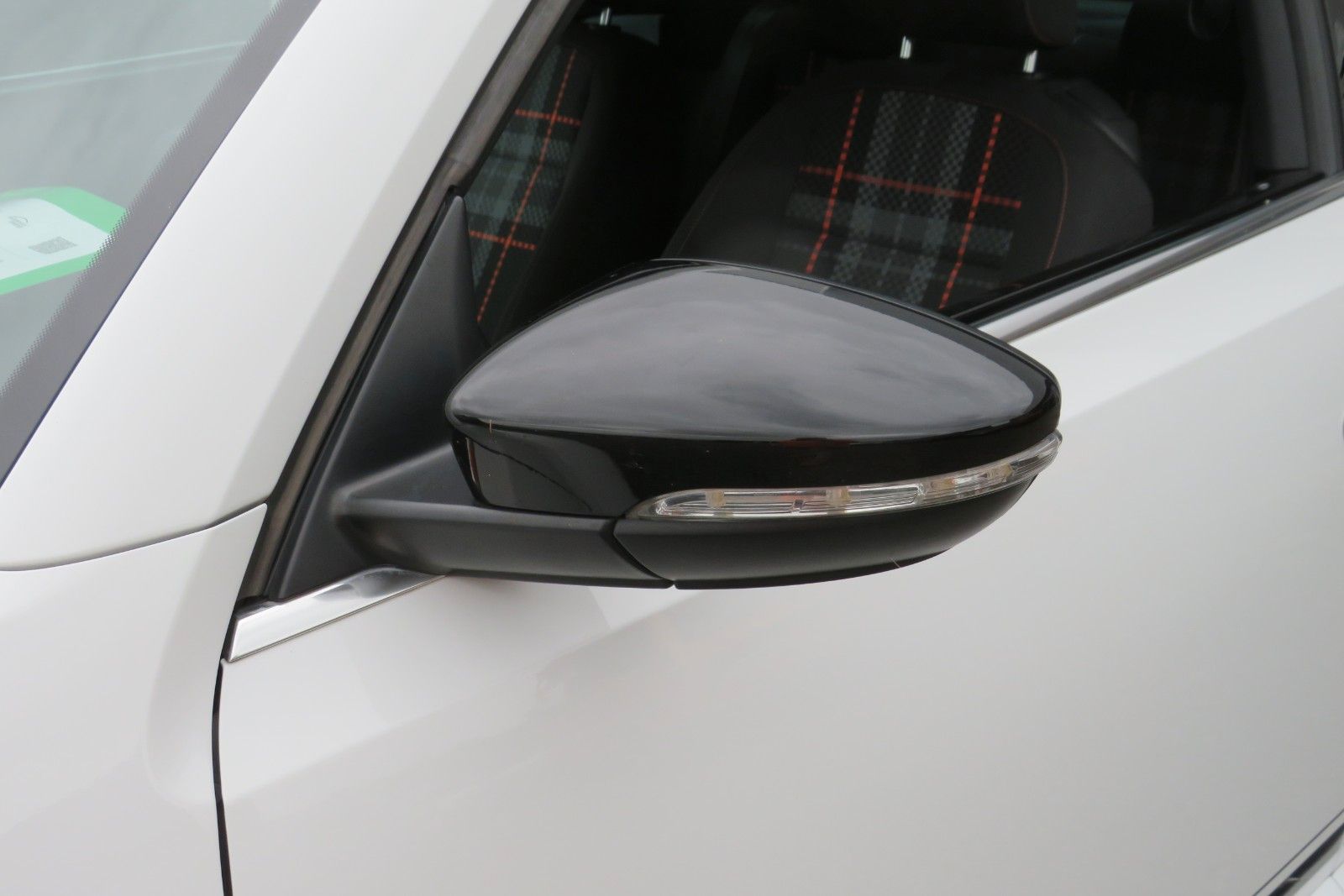 Fahrzeugabbildung Volkswagen Beetle Lim. Club XENON NAVI APP-CONNECT PDC 18`