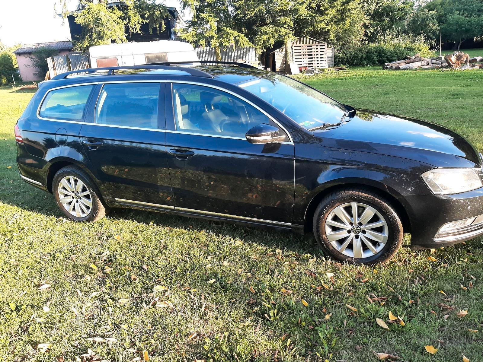 Volkswagen Passat 2012 — interior