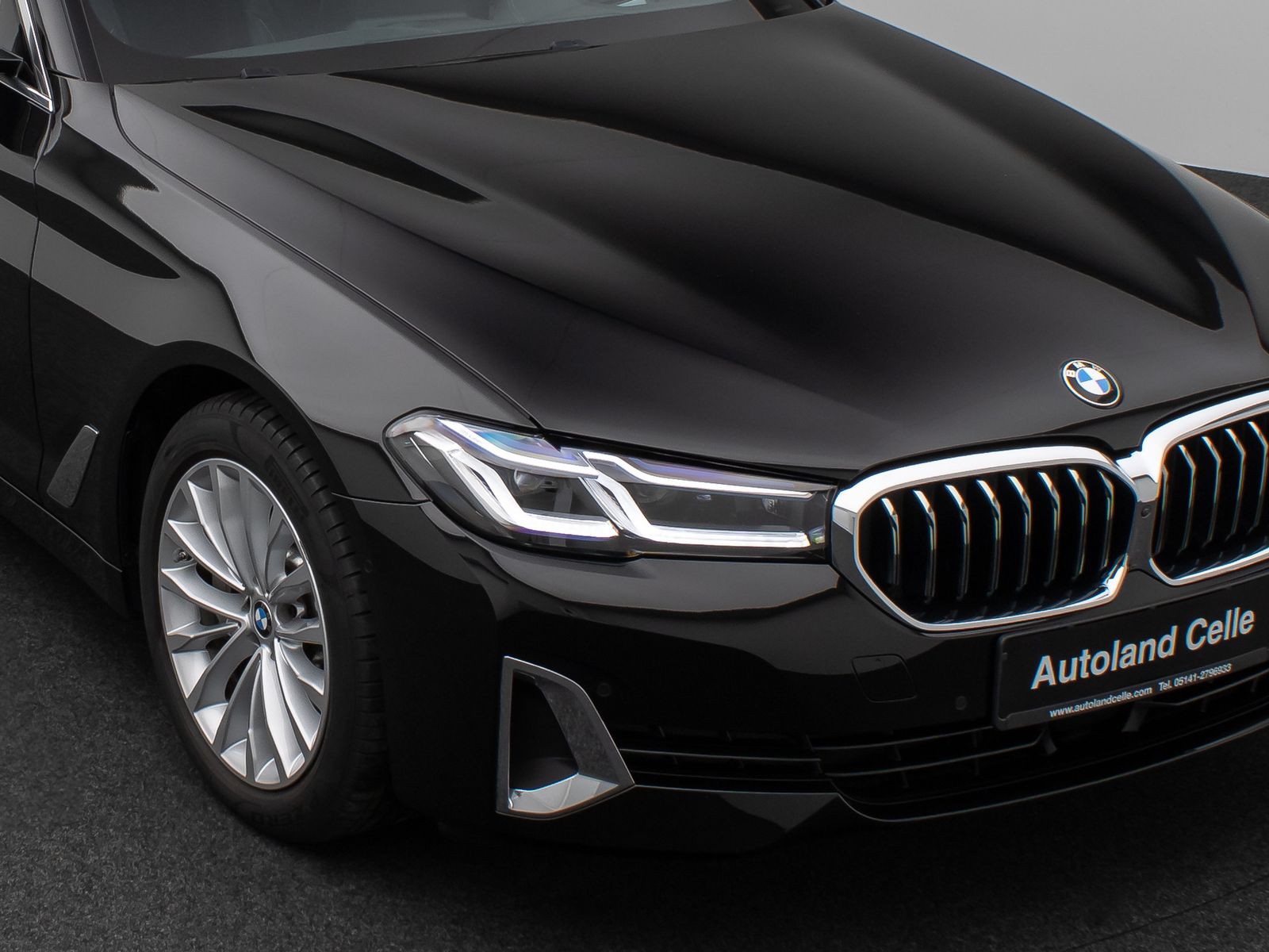Fahrzeugabbildung BMW 530e xD LuxuryLine 360°Laser HUD DAB H/K ACC AHK