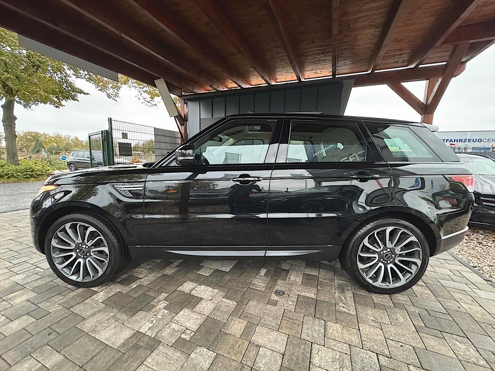 Fahrzeugabbildung Land Rover Range Rover Sport 3.0 V6 HSE Dynamic 1.Hand Pano