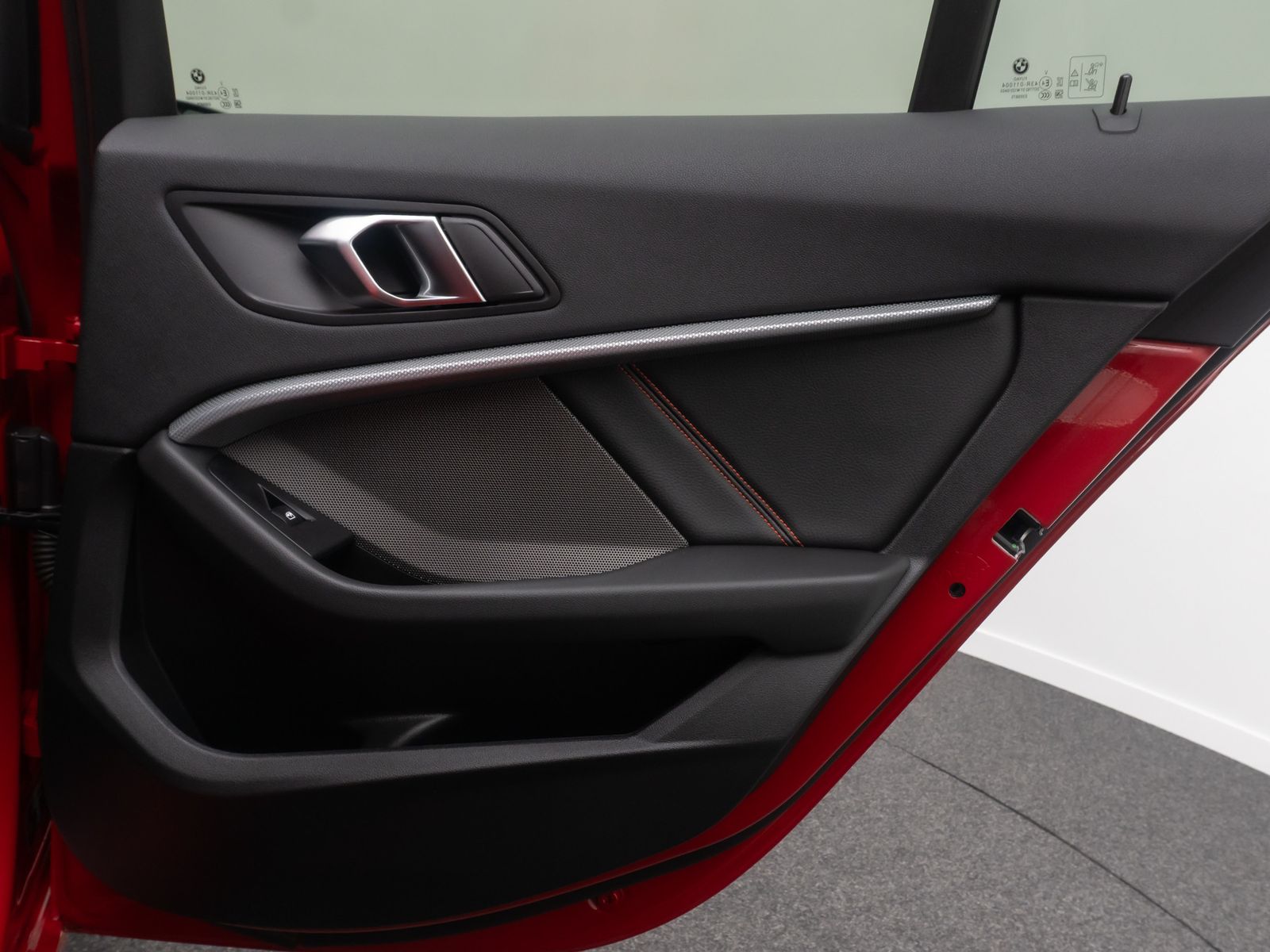 Fahrzeugabbildung BMW 118d SportLine Kamera HUD DAB H/K Stop&Go Komfor