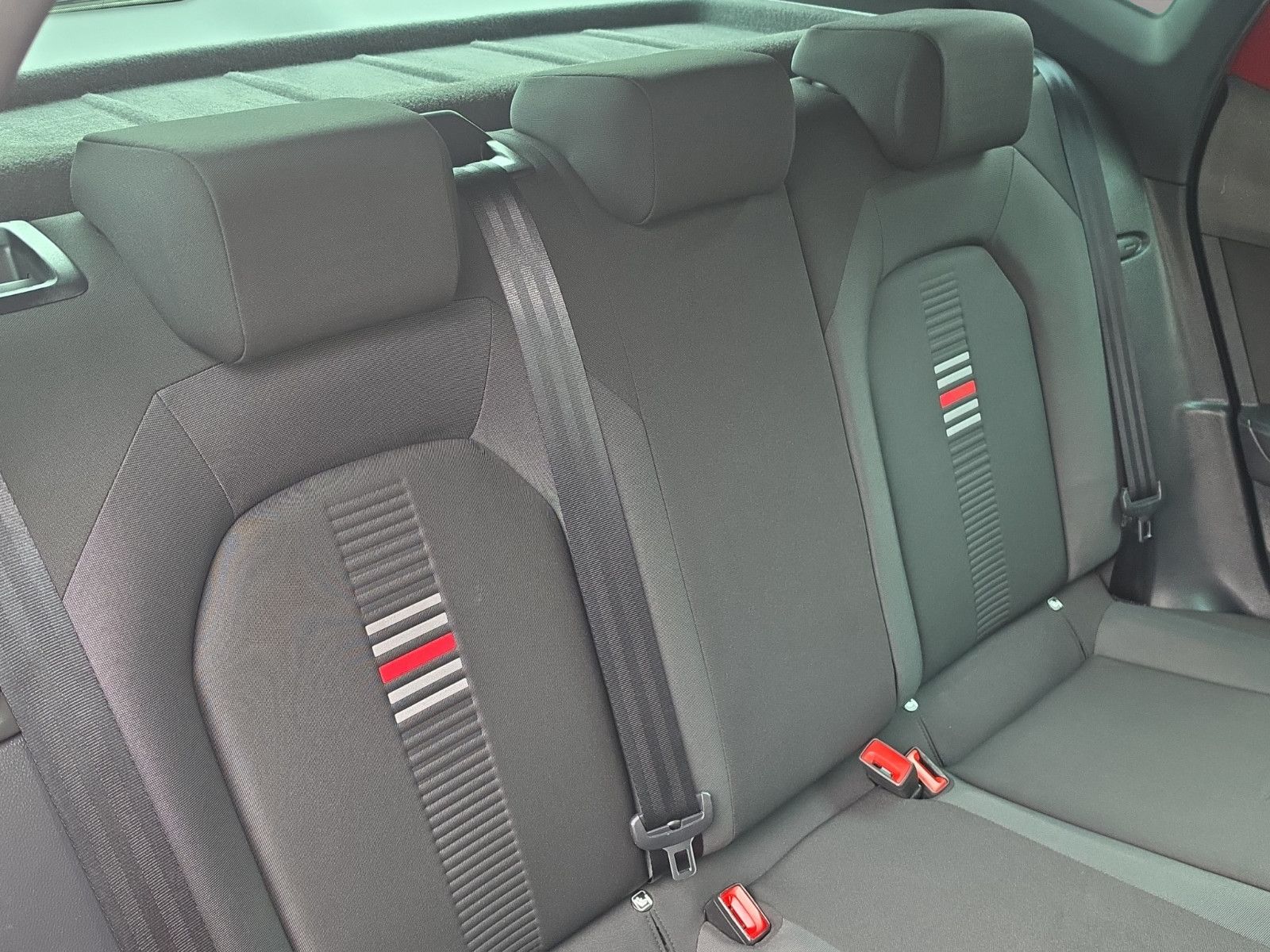Fahrzeugabbildung SEAT Arona FR PDC SHZ AHK