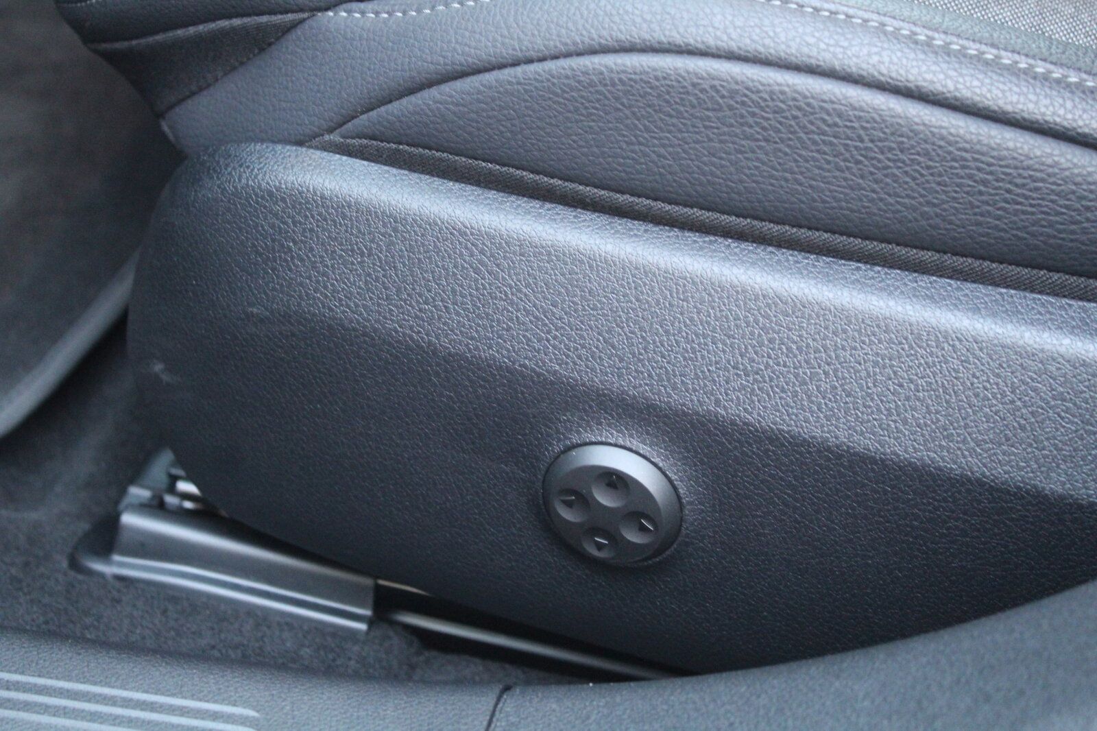 Mercedes-Benz E 300 T e Avantgarde AHK+360KAMERA+DIGITAL-LIGHT foto 19