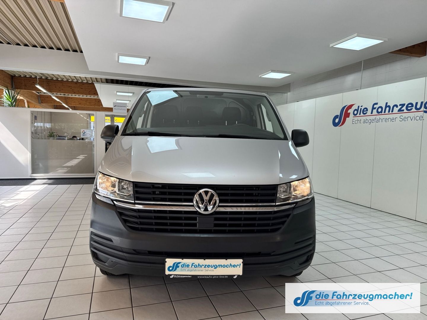 Fahrzeugabbildung Volkswagen Transporter T6.1 Kasten AHK DAB 2x Schiebetür 15