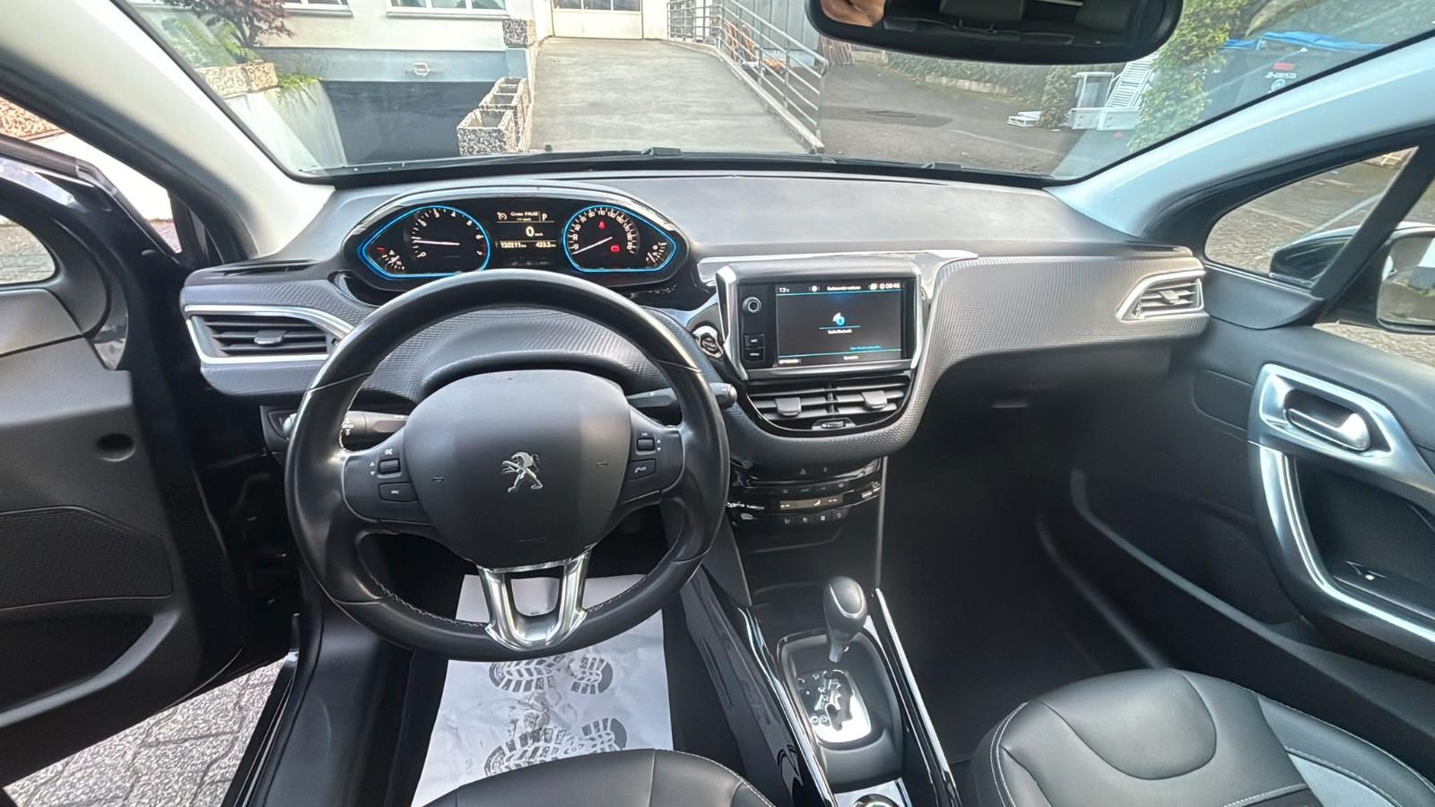 Peugeot 2008 Allure *1.2Benzin* *Automatik*