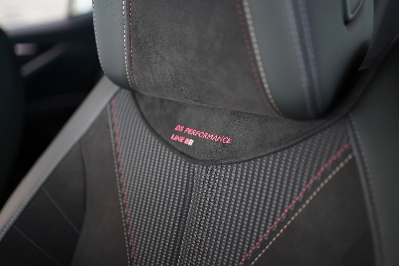 Fahrzeugabbildung DS Automobiles DS4 PureTech 130 EAT8 Performance Line Anhängerk