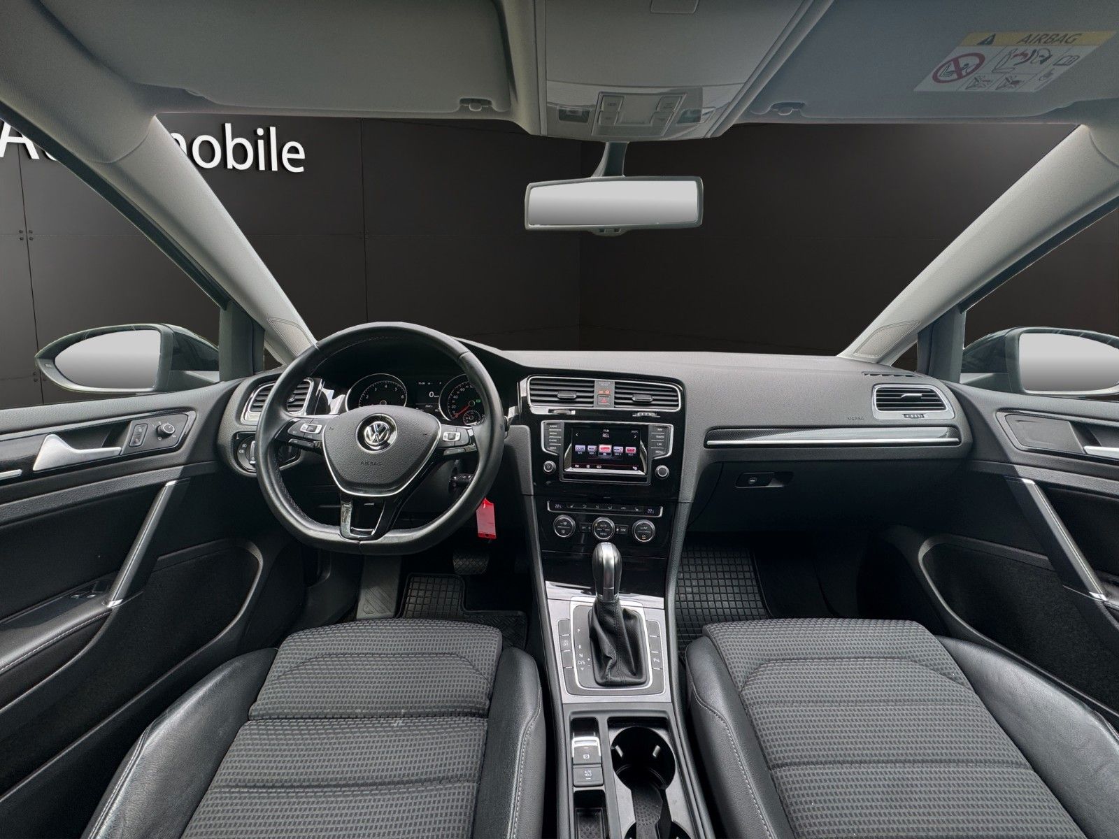 Fahrzeugabbildung Volkswagen Golf VII Lim. Highline BMT Automatik/Navi/Kamara