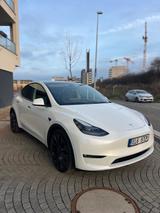 Tesla Model Y Performance Dual Motor AWD Performance - Tesla Model Y: Limousine