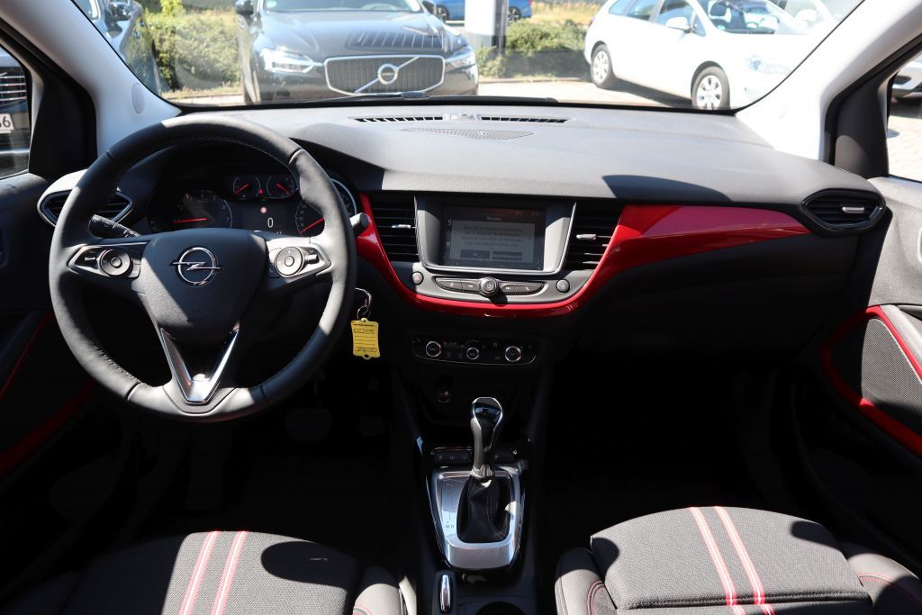 Fahrzeugabbildung Opel Crossland 1.2 AT GS Line+Park&Go+LED+Sitzheizung