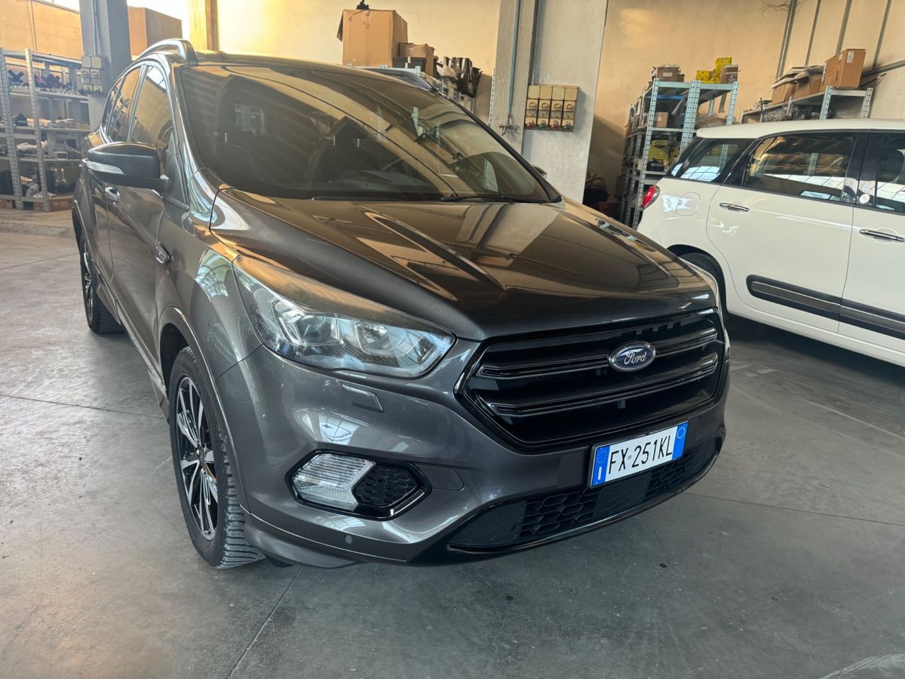 Ford Kuga 2.0 TDCI 150 CV S&S 4WD Powershift ST- imagem 2