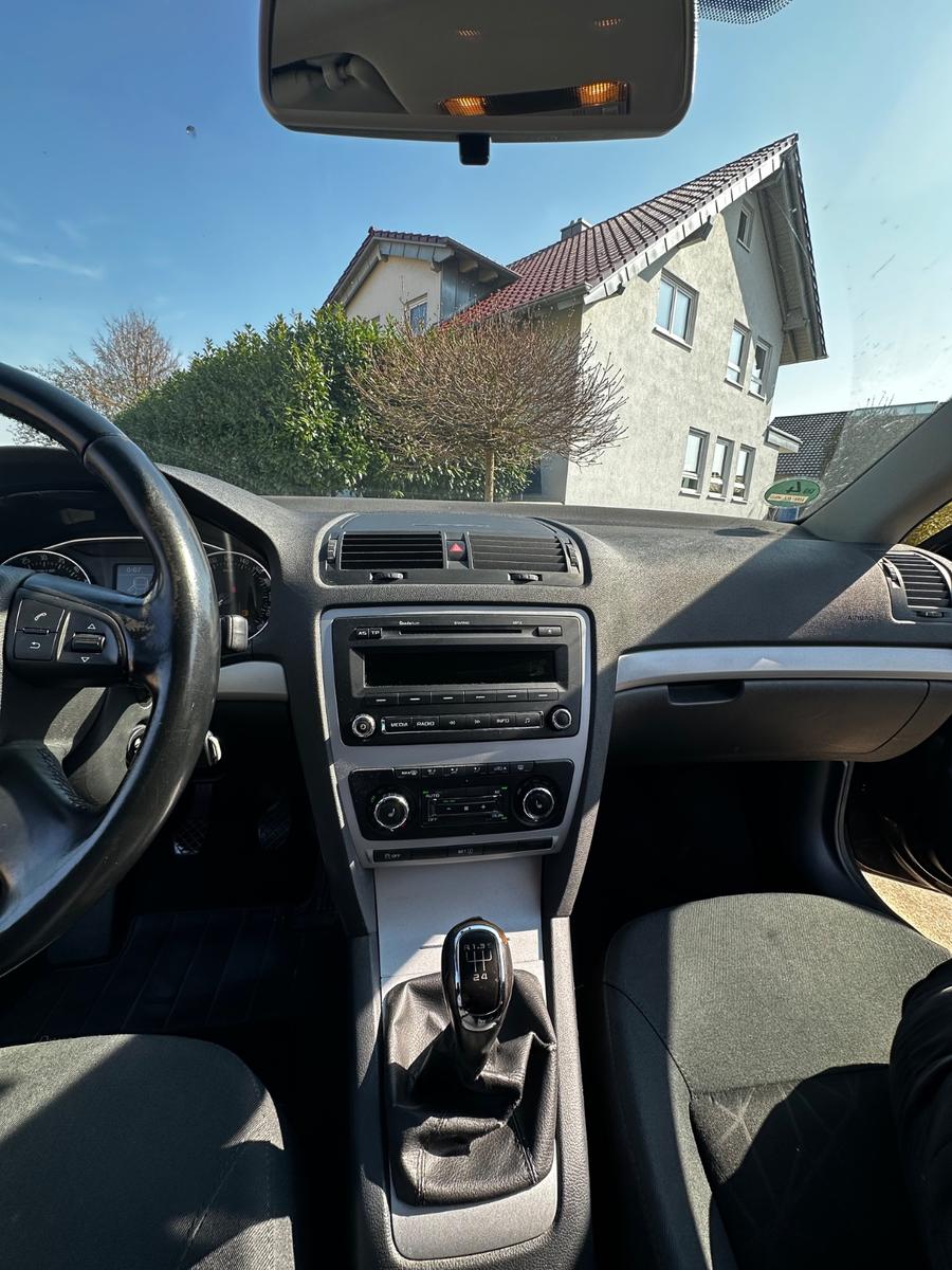 Skoda Octavia 2012 — photo 13