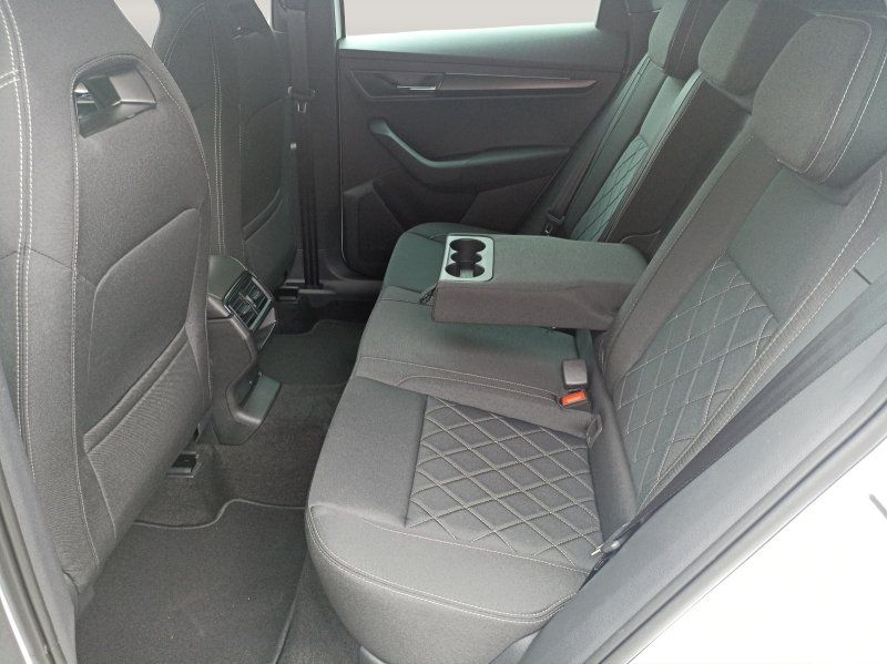 Fahrzeugabbildung SKODA Karoq 1.5 TSI DSG Sportline
