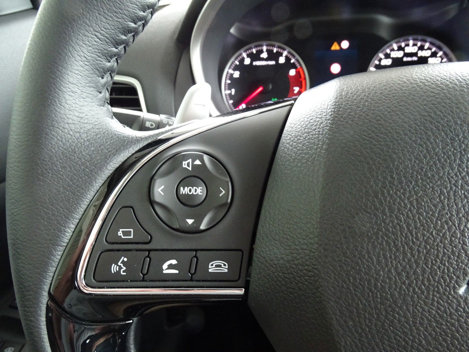 Fahrzeugabbildung Mitsubishi Eclipse Cross Top 2WD CVT