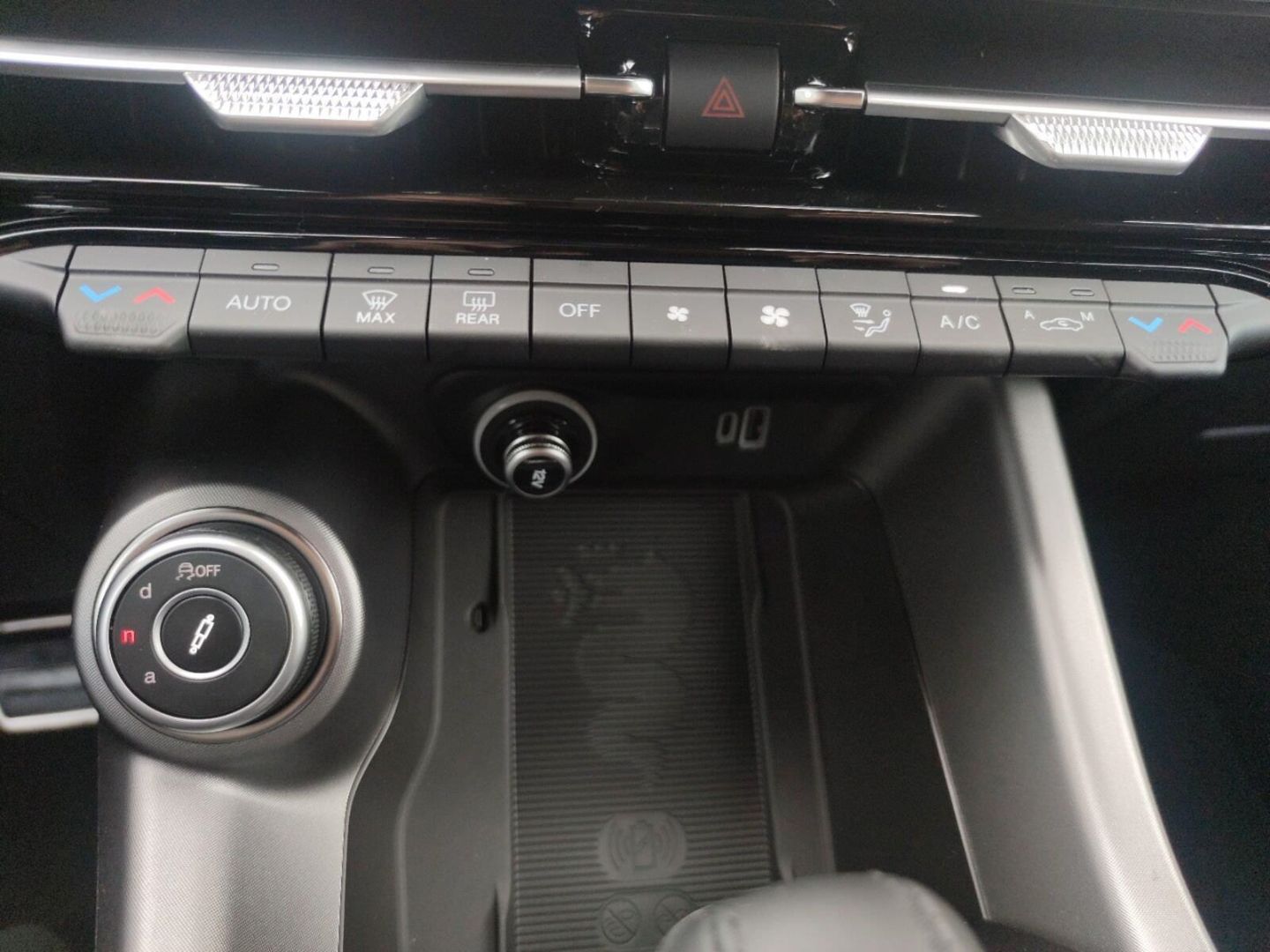 Fahrzeugabbildung Alfa Romeo Tonale Tributo Italiano 1.3 PHEV Q4 Harman Kardo