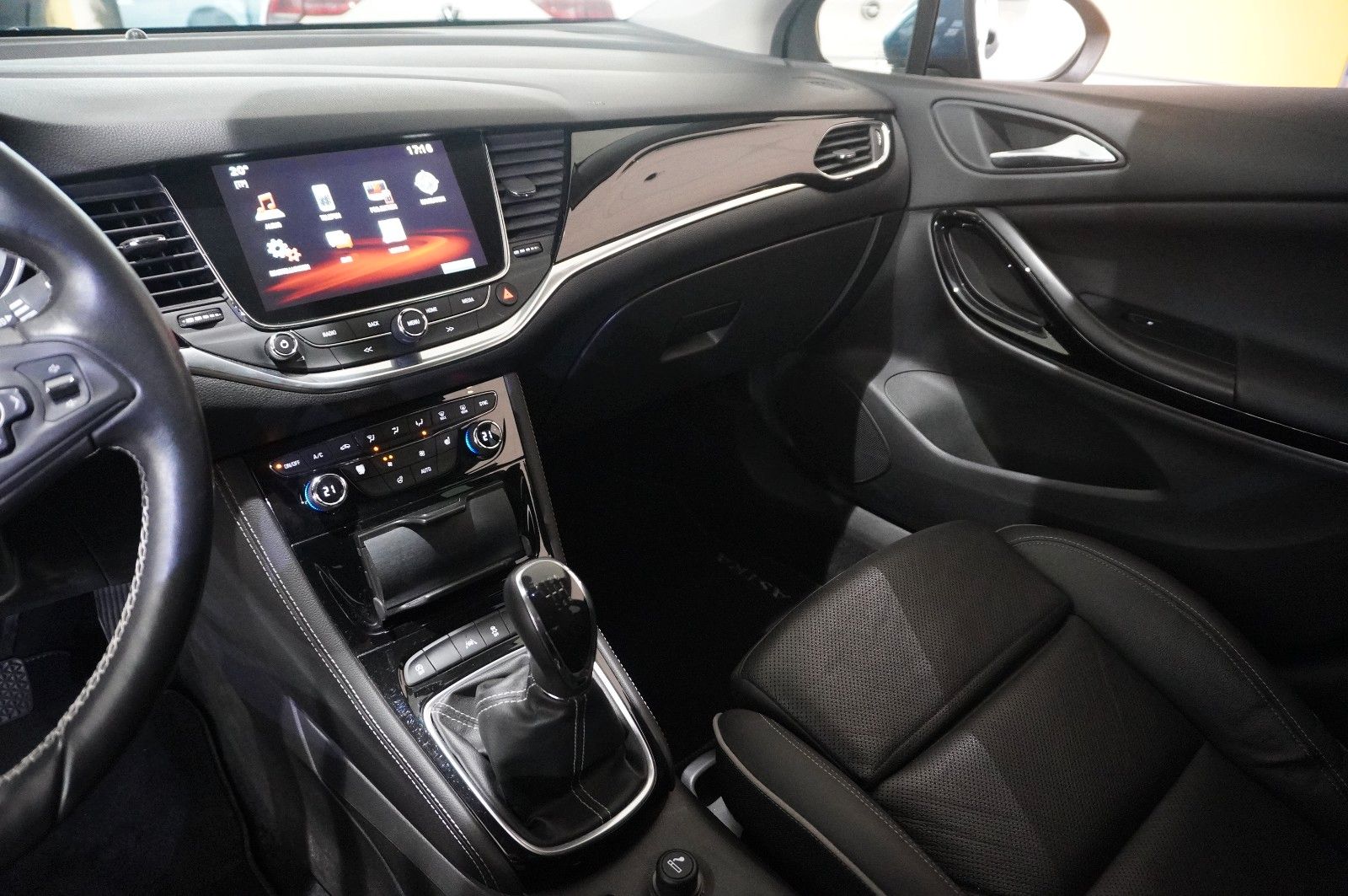 Fahrzeugabbildung Opel Astra K Lim. 1.6D INNOV. NAVI/LED/KAMERA/SPORT