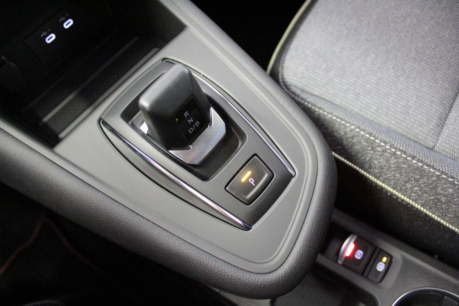 Fahrzeugabbildung Renault Captur Full Hybrid E-Tech 160 Techno *Winterp.*