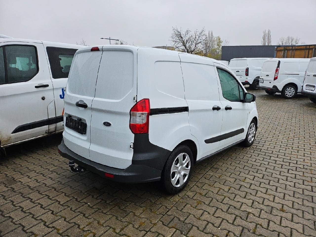 Fahrzeugabbildung Ford Transit Courier Trend