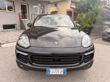 Porsche Cayenne - 2