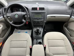 Fahrzeugabbildung Skoda Octavia 1.6 Combi Ambiente / Navi Klima PDC GSD