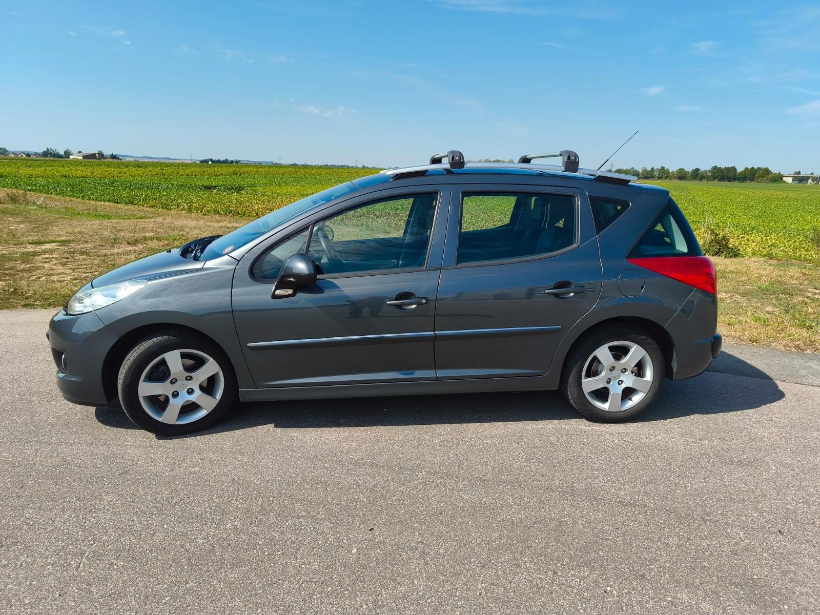 Peugeot 207 2012 — rear view