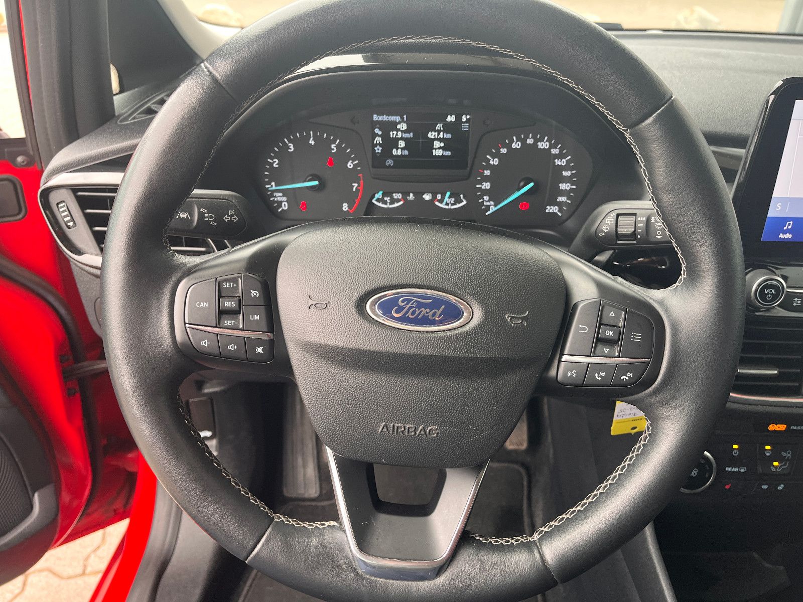 Fahrzeugabbildung Ford Fiesta Cool & Connect Navi/Sitzh./Parkpilot