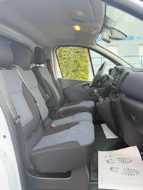 Opel Vivaro - 11