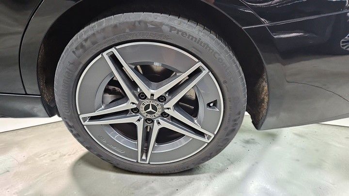 Mercedes-Benz C 300e T AMG PANO*DISTR*AHK*MASSAGE*SITZKLI*HUD imagem 3