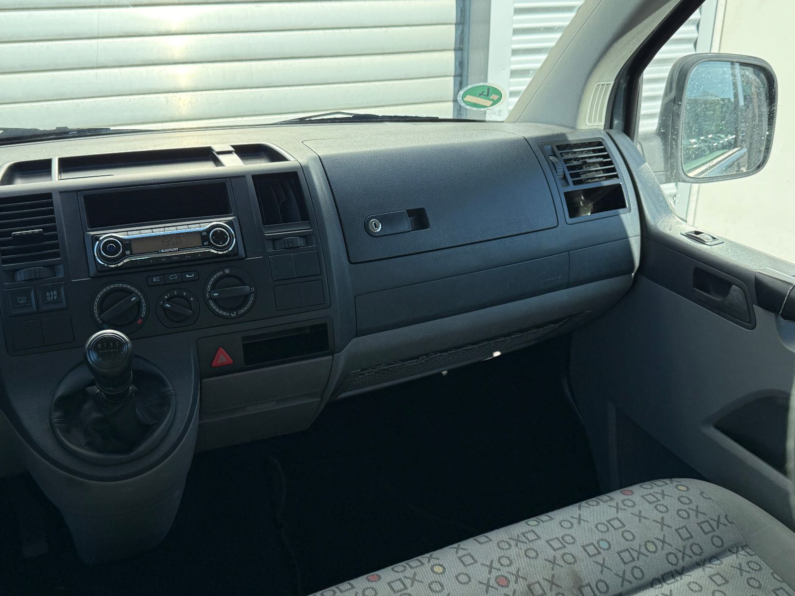 Fahrzeugabbildung Volkswagen T5 Caravelle Trendline 1.9 Tdi 9-Sitzer Klima