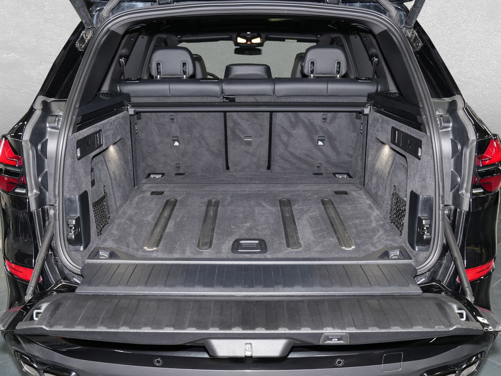 Fahrzeugabbildung BMW X5 M60i - M-SportPro|Sitzklima+Massage|IAL|21"