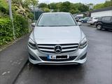 Mercedes-Benz B 160 - - Mercedes-Benz B 160 mit Benzin-Antrieb: Automatik