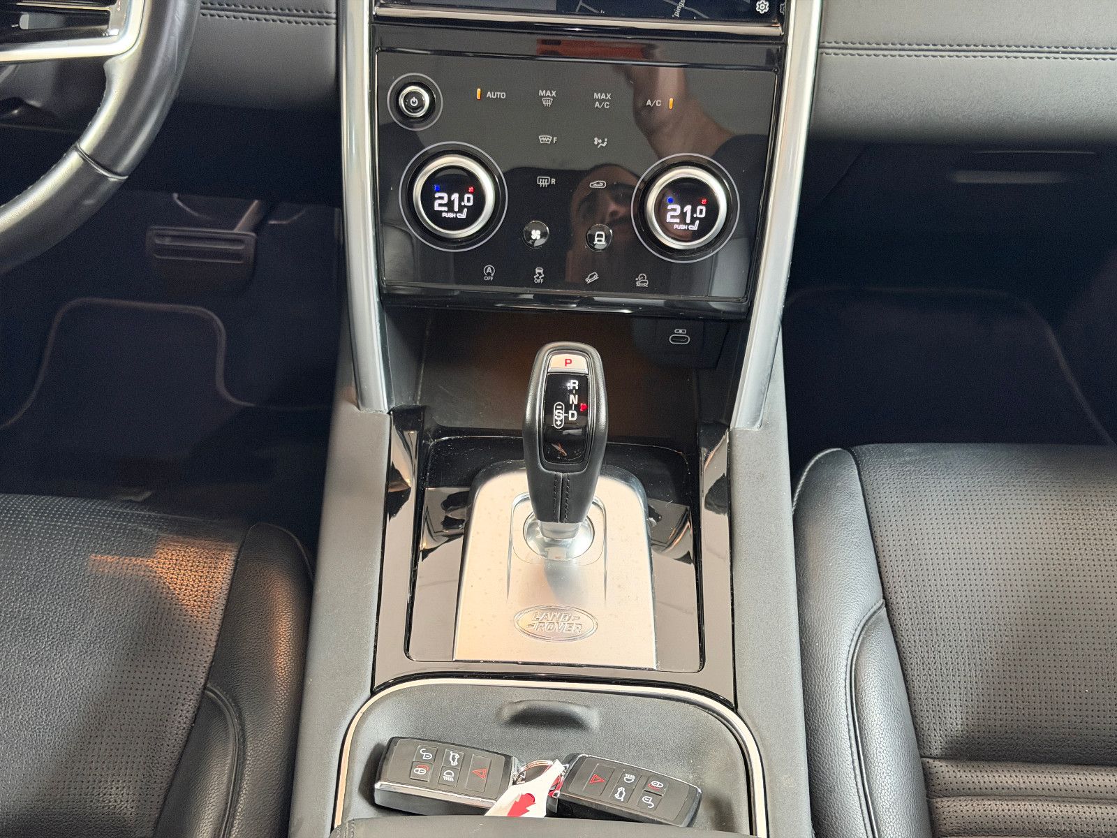 Fahrzeugabbildung Land Rover Discovery Sport AWD D200/360''KAM/LEDER/PANORAMA