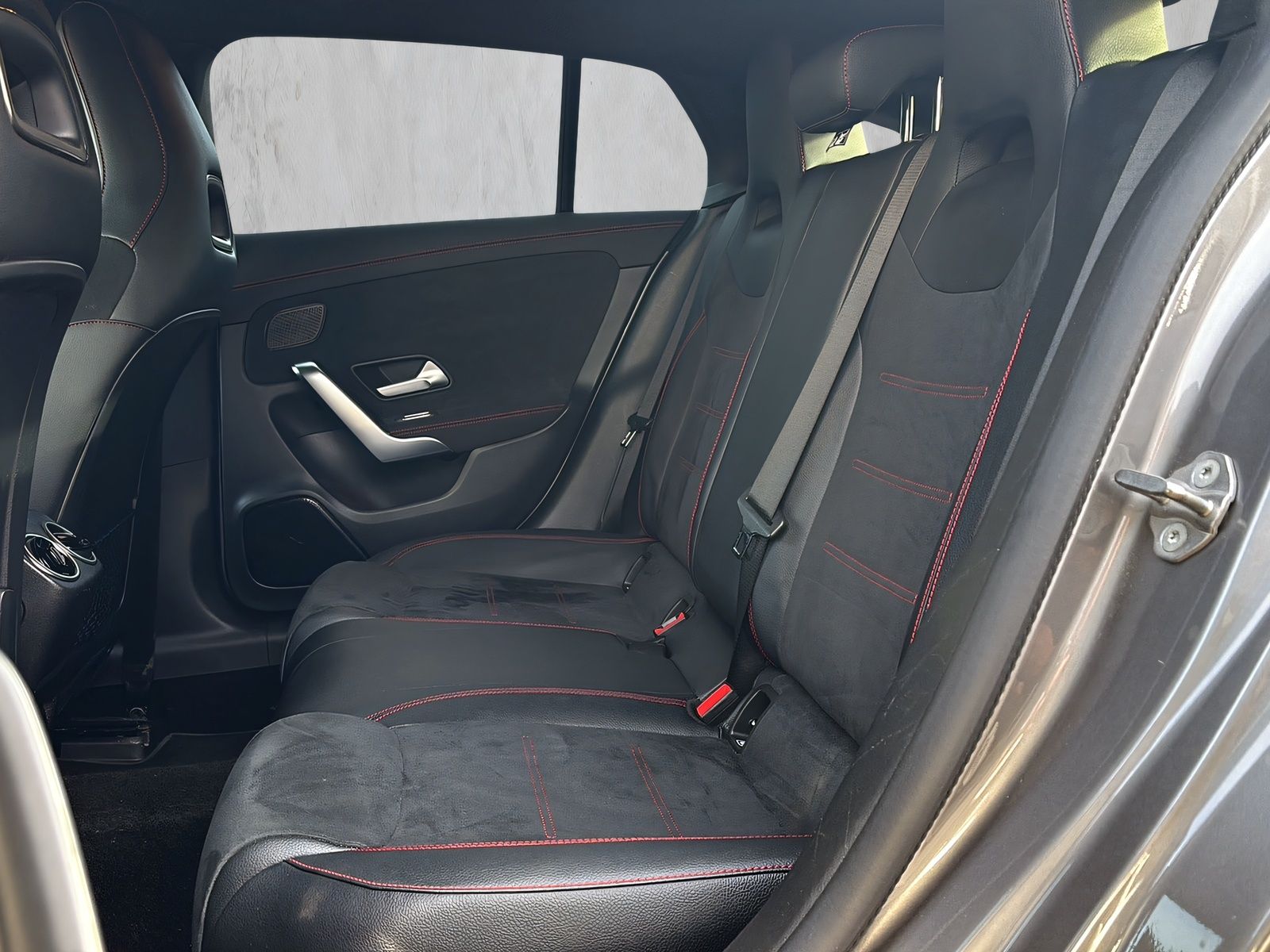 Fahrzeugabbildung Mercedes-Benz CLA 200 Shooting Brake AMG LINE NIGHT LED DSC