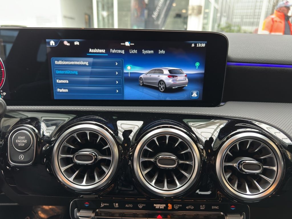 Fahrzeugabbildung Mercedes-Benz A 200 d AMG*Night*LED*SpurH*PDC*ParkAss*RFK