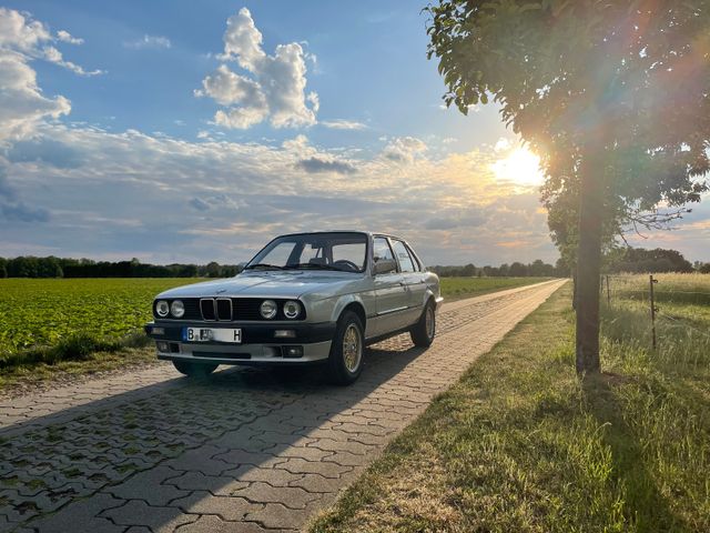 BMW E30 Oldtimer 4 Türer BBS Leder H-Abnahme