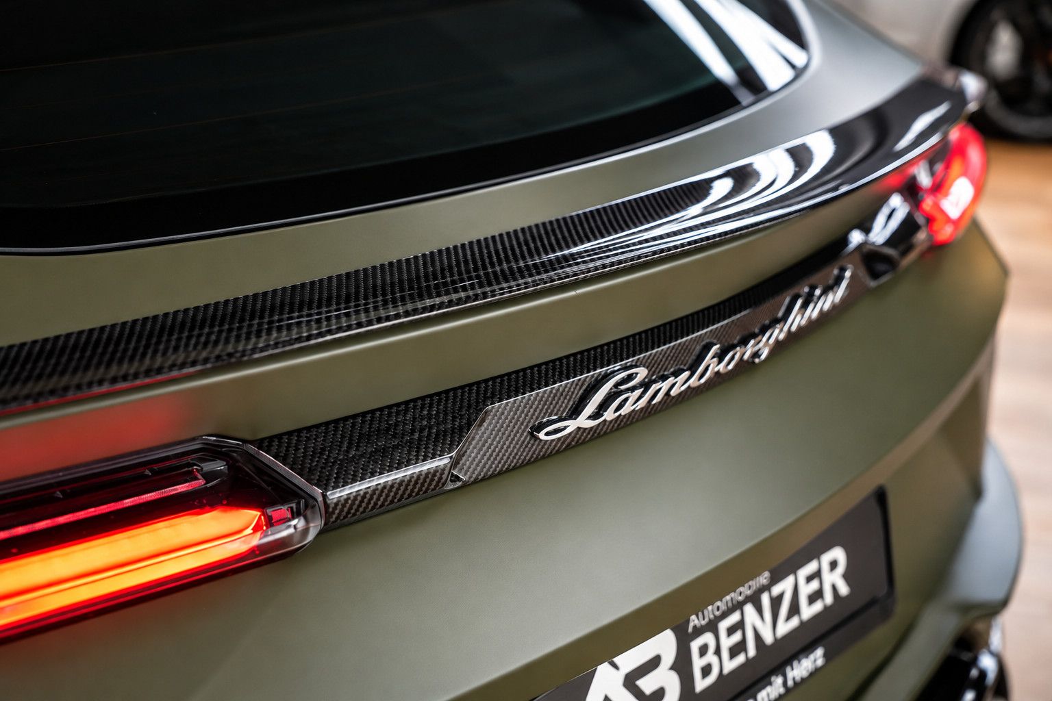 Fahrzeugabbildung Lamborghini Urus Performante *Carbon*Akrapovic*Alcantara*B&O
