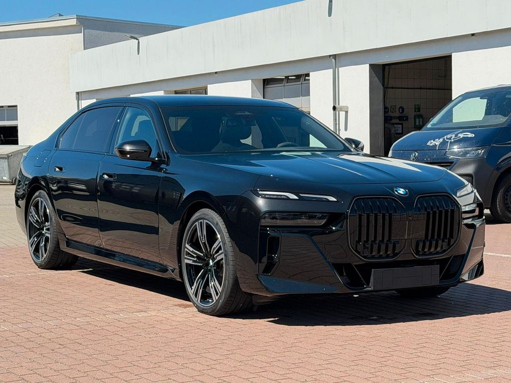 Image of BMW 740
