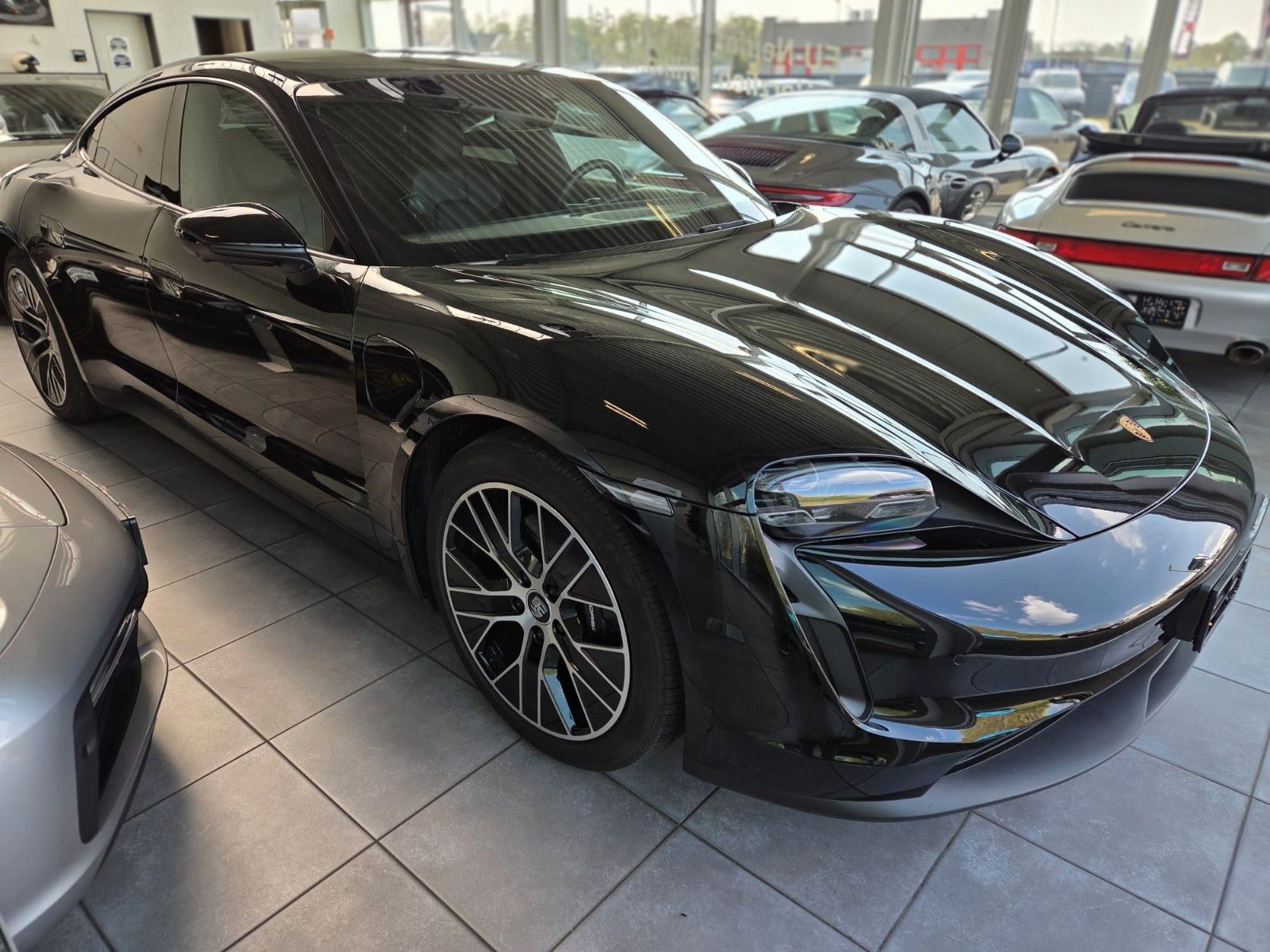Fahrzeugabbildung Porsche Taycan/Bose/20 Zoll Aero-Rad/Matrix/SOH 91%